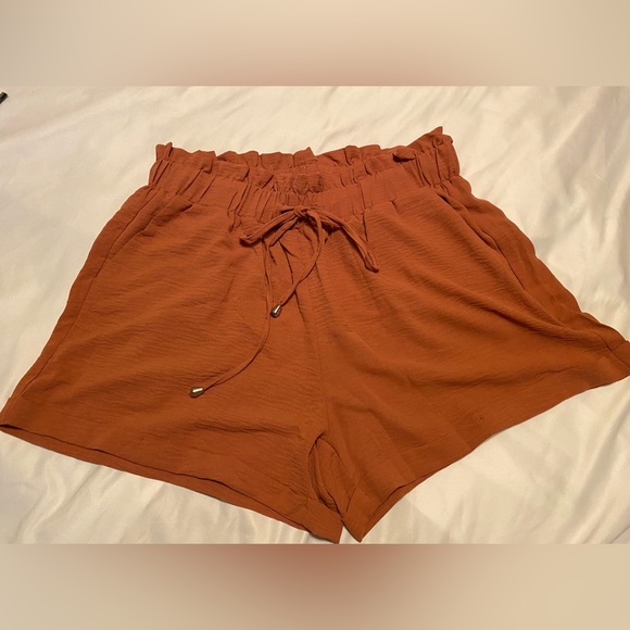 Paper Bag Waist Drawstring Slant Pocket Shorts - Size 1XL - Picture 3 of 6